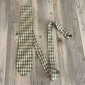 Roberto Villini Couture Mens Hand Made Diamond Pattern Silk Tie